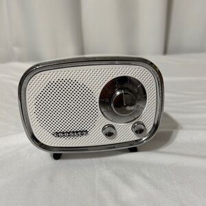 Crosley CR3039A-WH Rondo Retro Style Bluetooth Speaker White Sand